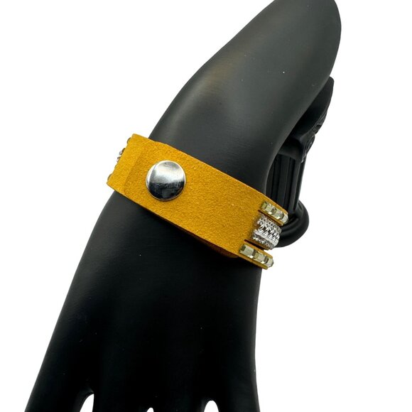 Bohemian Leather & Crystal Layered Bracelet With Snap Closure - Picture 3 of 4